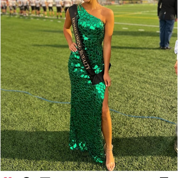 sophia Thomas | Dresses | A Sophia Thomas Prom Dress